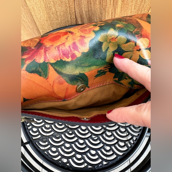 Patricia Nash Ladies Crossbody  Purse And Card Wallet Set - Picture 2 of 12